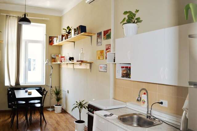 Хостелы Bibliotek Тбилиси-26