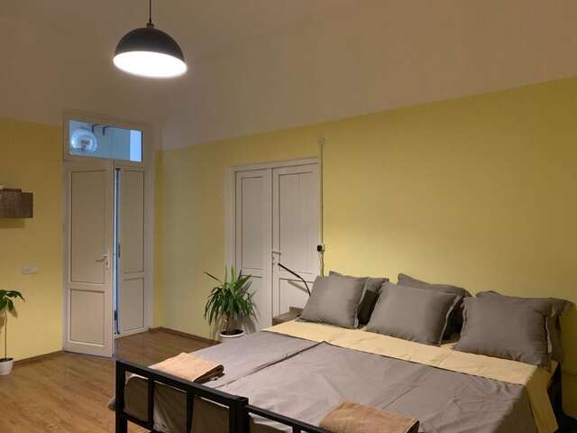 Хостелы Bibliotek Тбилиси-9